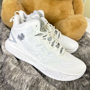 Moolah Kicks Women's Neovolt Pro v2 Medium Width Basketball Shoes, Size 9.5